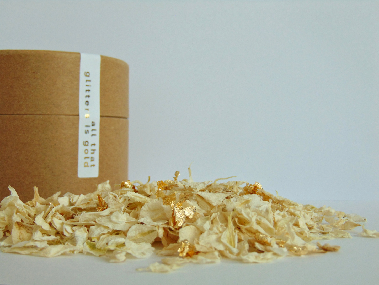 23ct Gold & White Petal Confetti